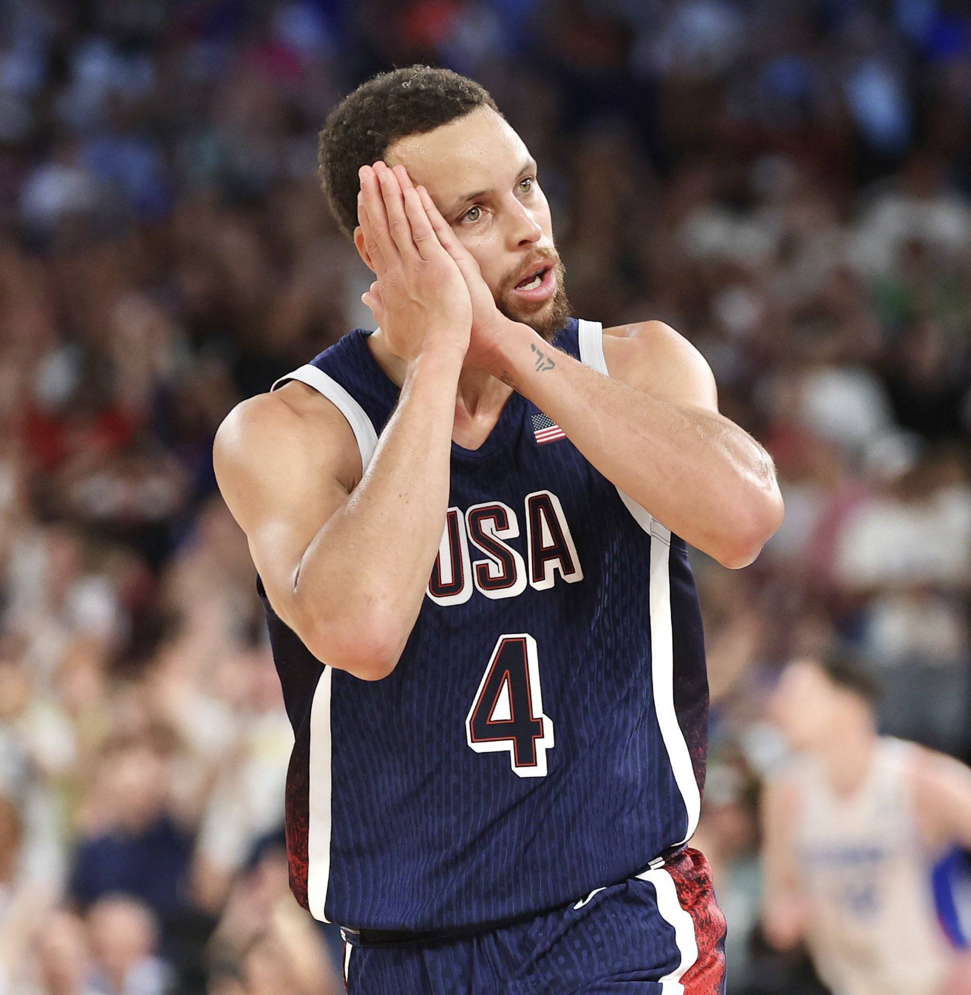 季以黑马姿 季以黑马姿