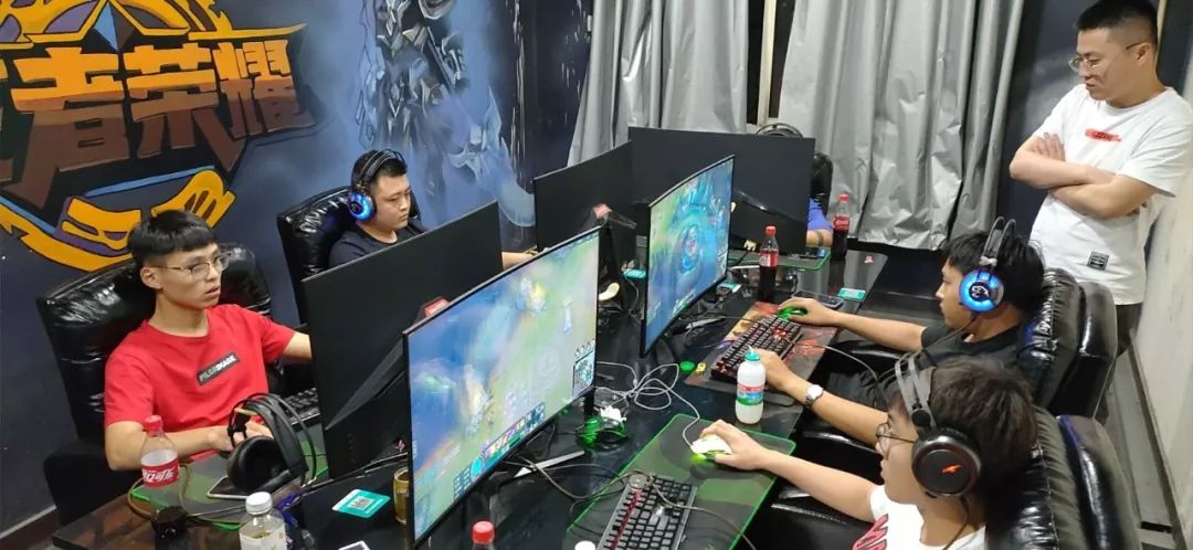 型的比赛中 型的比赛中