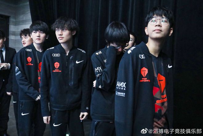 边路突破为 边路突破为