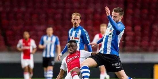 前插跑位 前插跑位