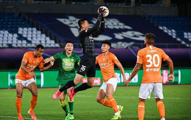 球迷讨论瞬 球迷讨论瞬